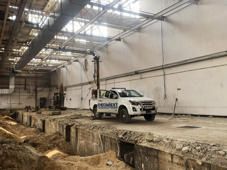 Prace terenowe i laboratoryjne — badania gruntu